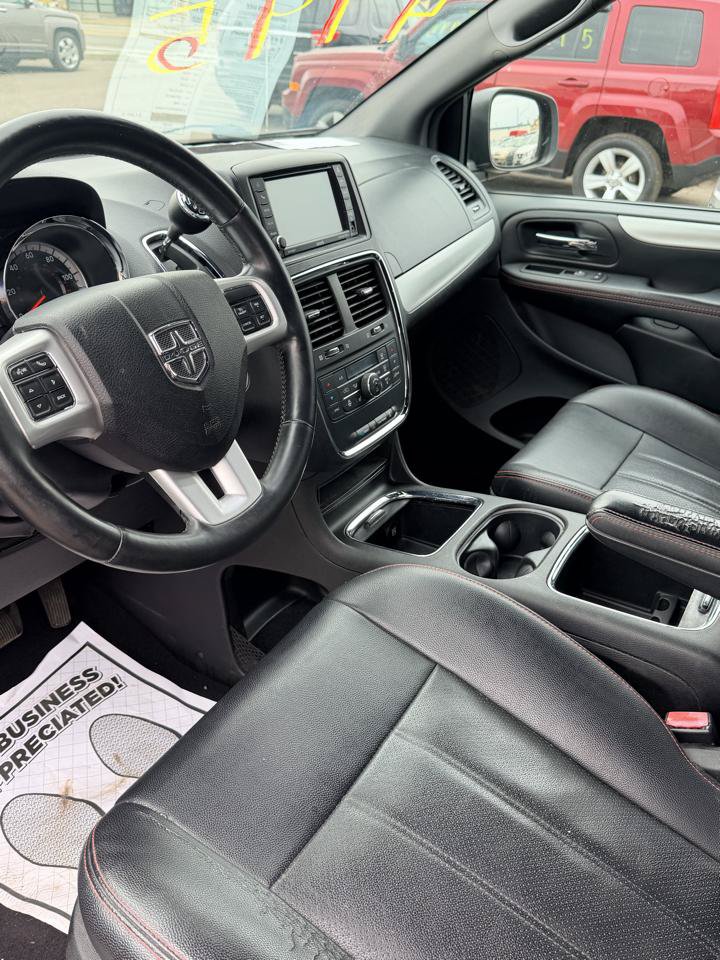 Used 2015 Dodge Grand Caravan R/T w/ Driver Convenience Group FWD image 8