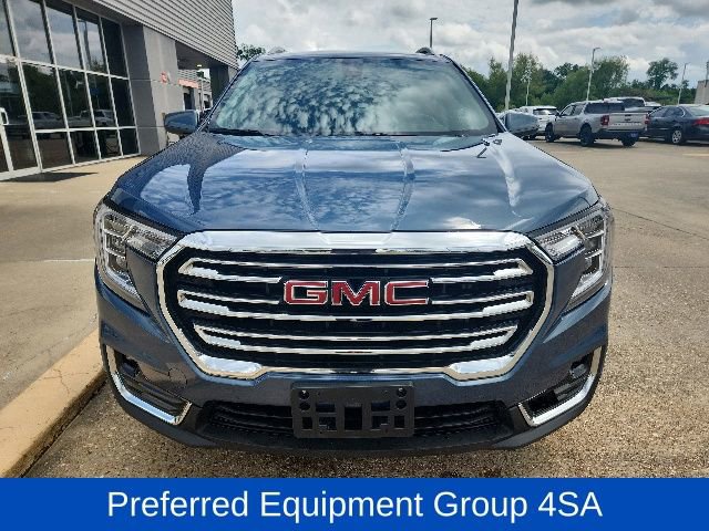 Used 2024 GMC Terrain SLT AWD/4WD image 2