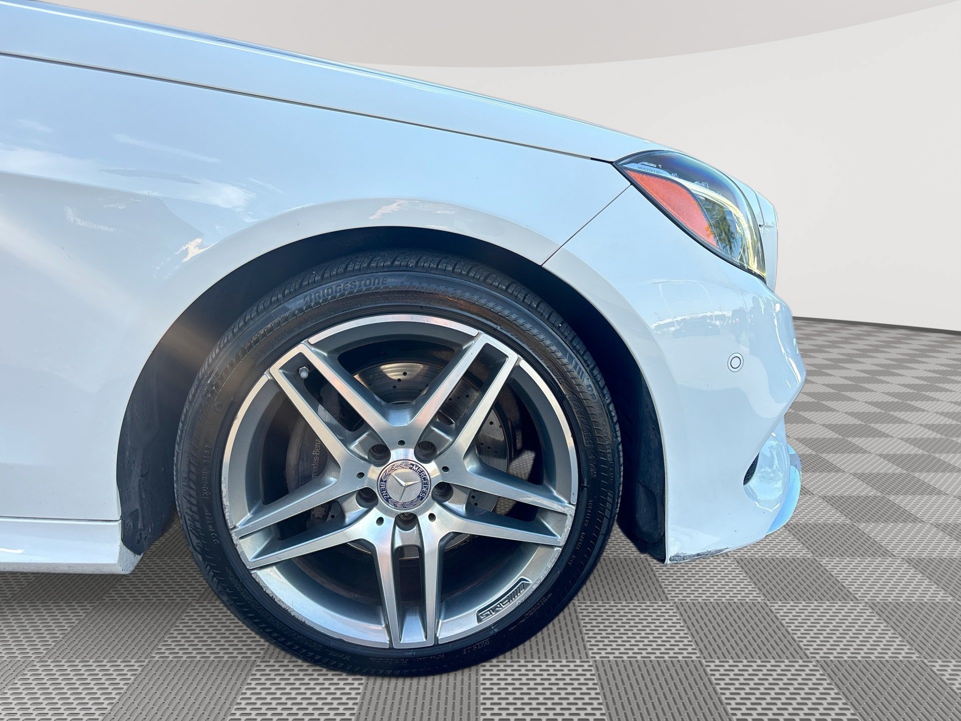 Used 2016 Mercedes-Benz E 400 Sedan image 31