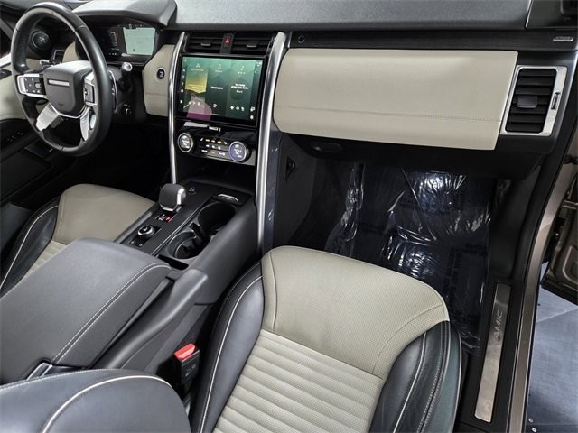 Used 2021 Land Rover Discovery S R-Dynamic image 24