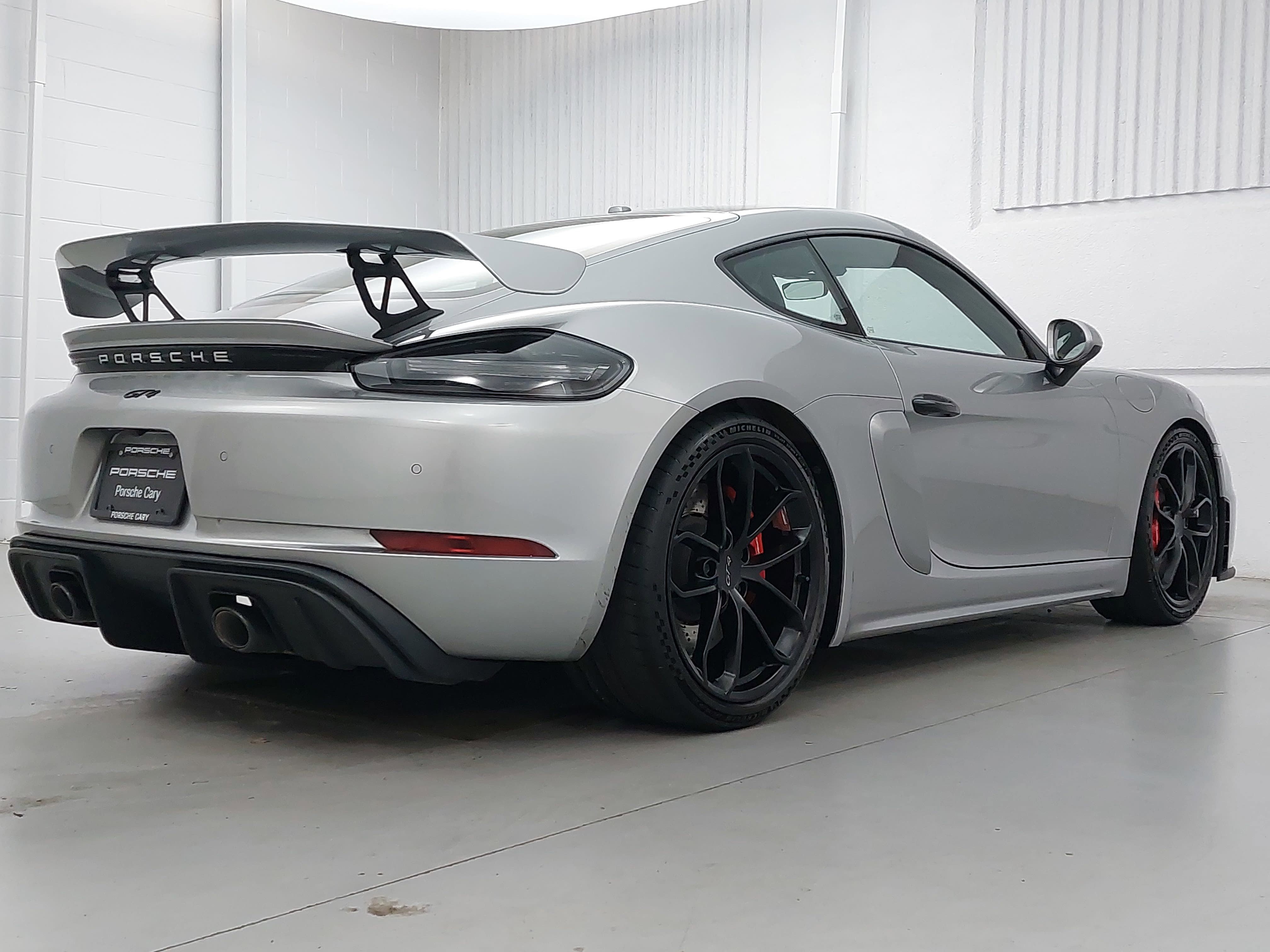 Certified 2022 Porsche 718 Cayman GT4 RWD image 7