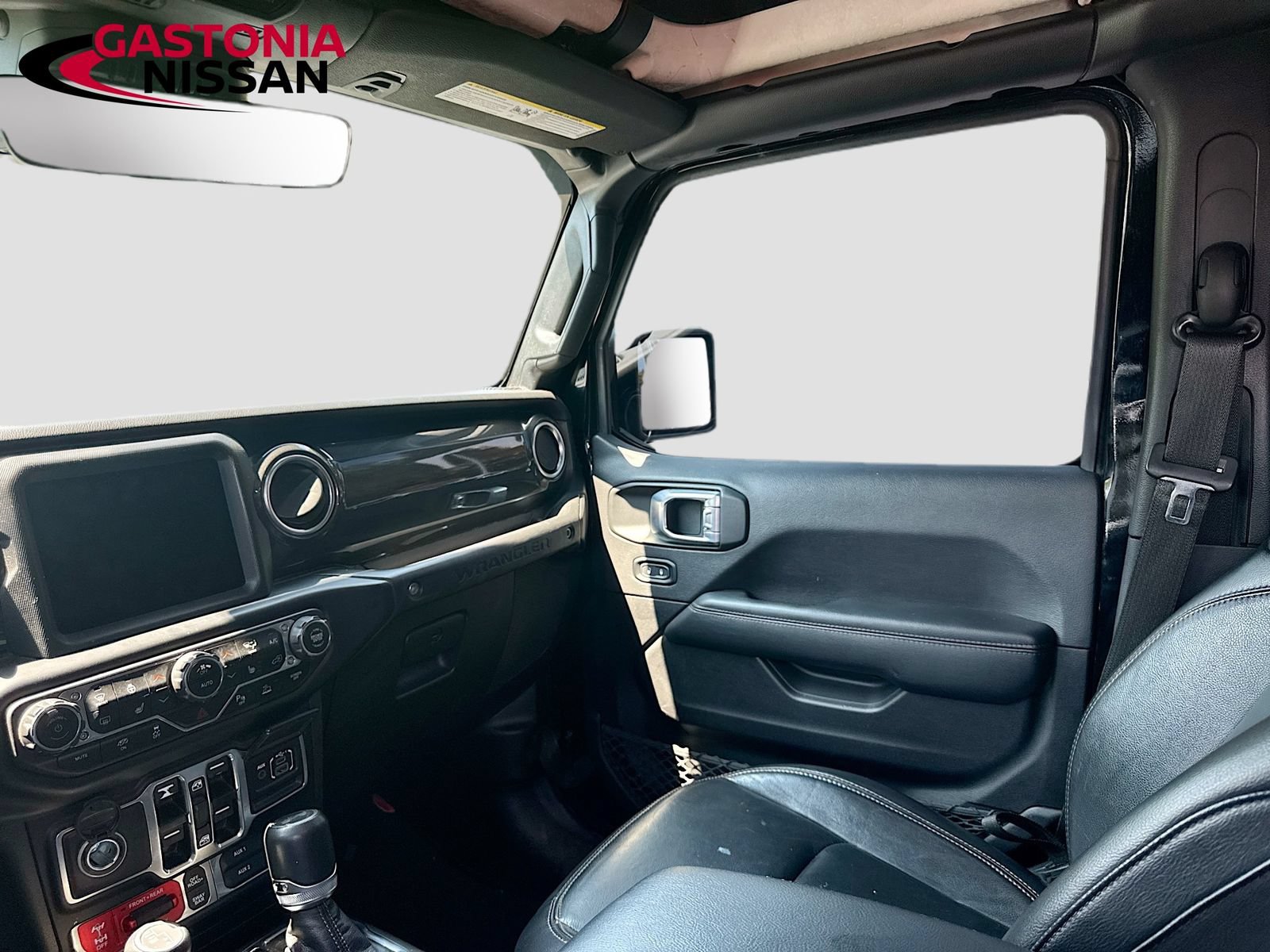 Used 2021 Jeep Wrangler Unlimited Rubicon w/ Dual Top Group AWD/4WD image 31