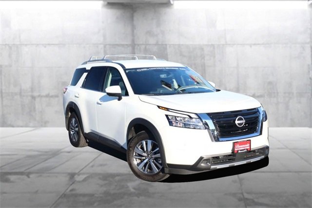 Certified 2024 Nissan Pathfinder SL image 2