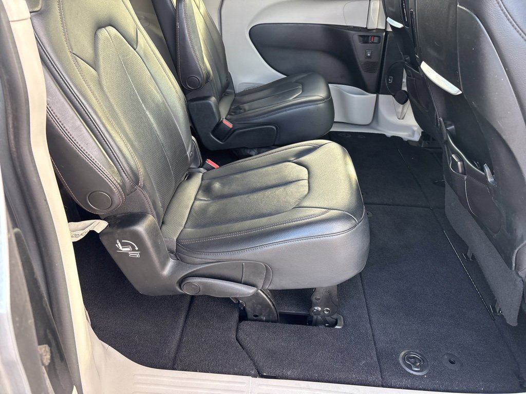 Used 2018 Chrysler Pacifica Touring-L Plus w/ Advanced Safetytec Group image 24