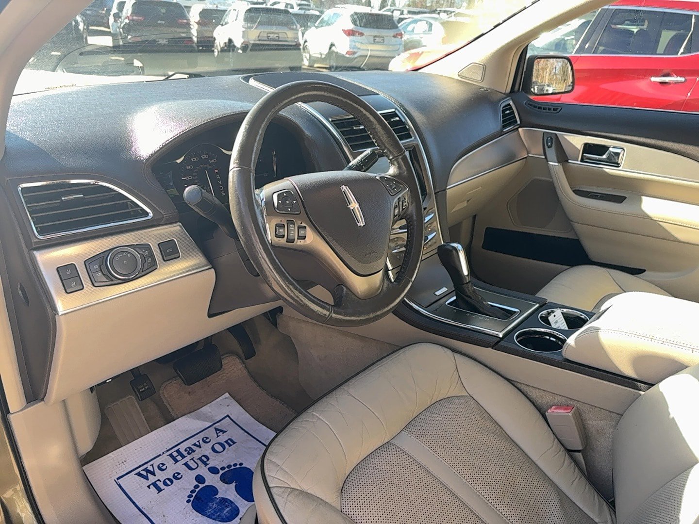 Used 2013 Lincoln MKX FWD image 25