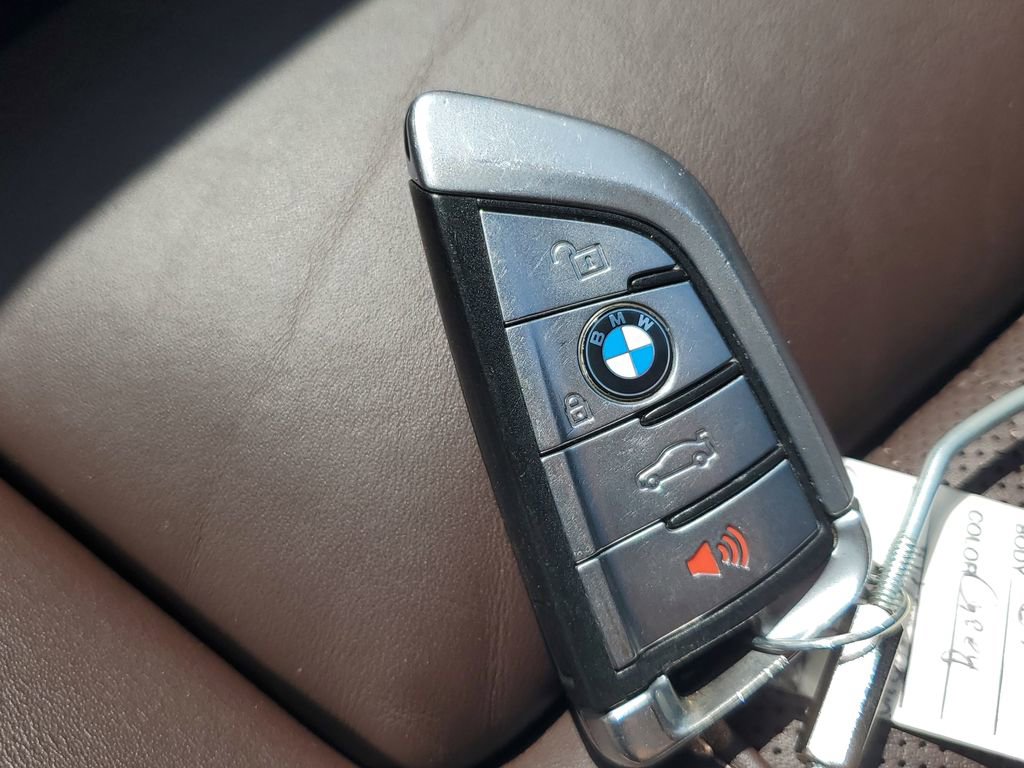 Used 2021 BMW 750i xDrive w/ Luxury Rear Seating Package AWD/4WD image 9