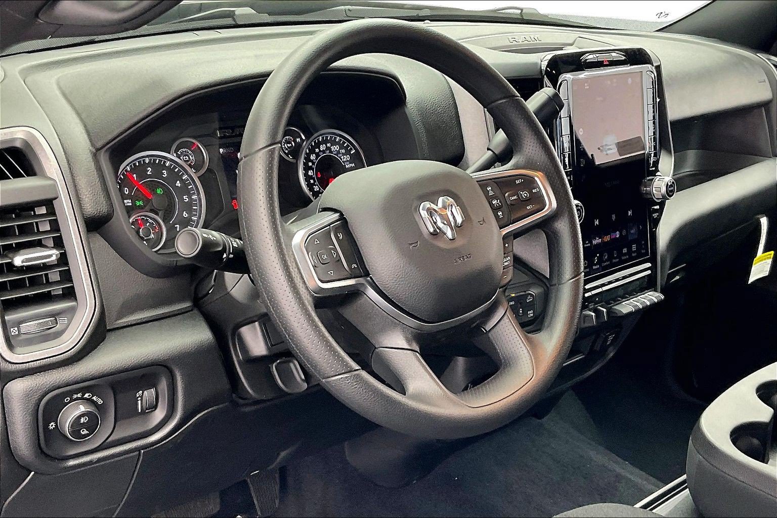 New 2026 RAM 2500 Warlock AWD/4WD image 4