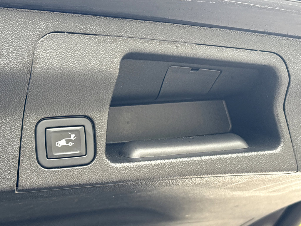 Used 2020 GMC Acadia SLT w/ Driver Alert Package II image 27