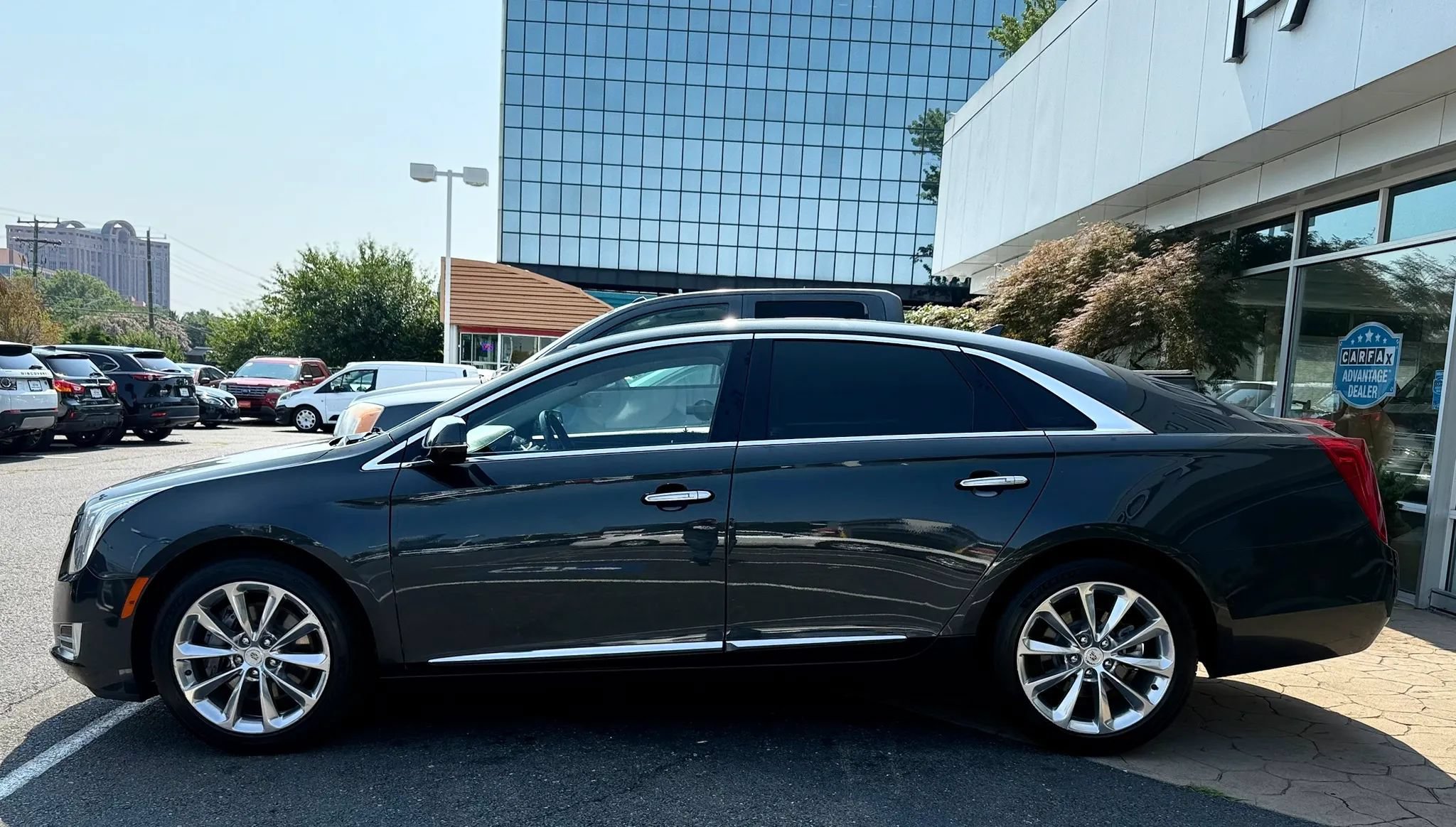Used 2013 Cadillac XTS Luxury w/ Driver Awareness Package FWD image 4