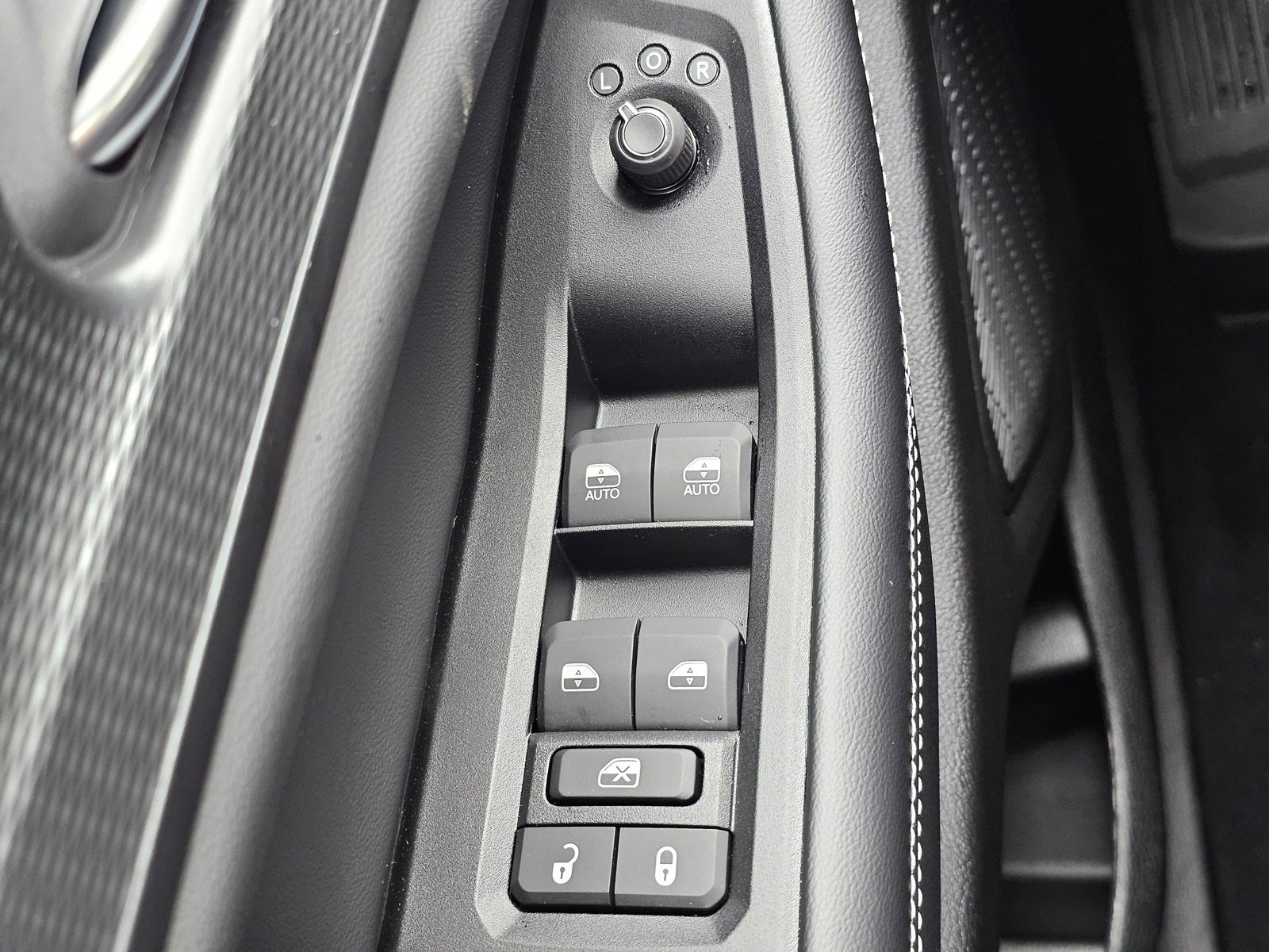 New 2025 Jeep Grand Cherokee L Laredo image 17