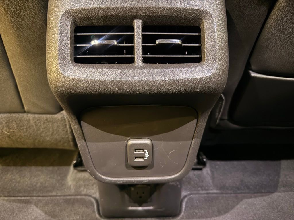 Used 2024 GMC Terrain SLT image 30