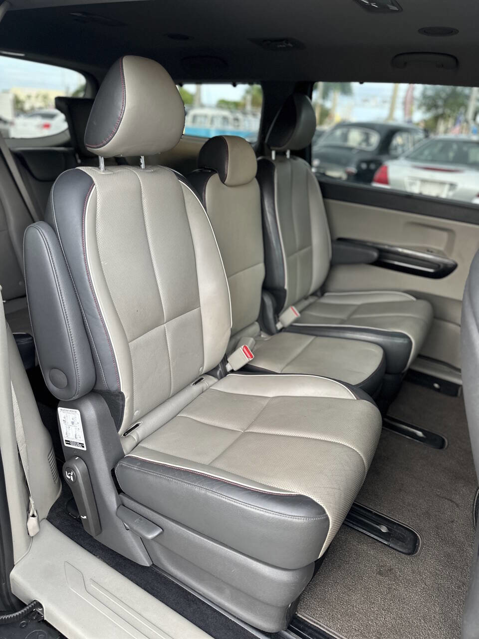 Used 2016 Kia Sedona EX image 24