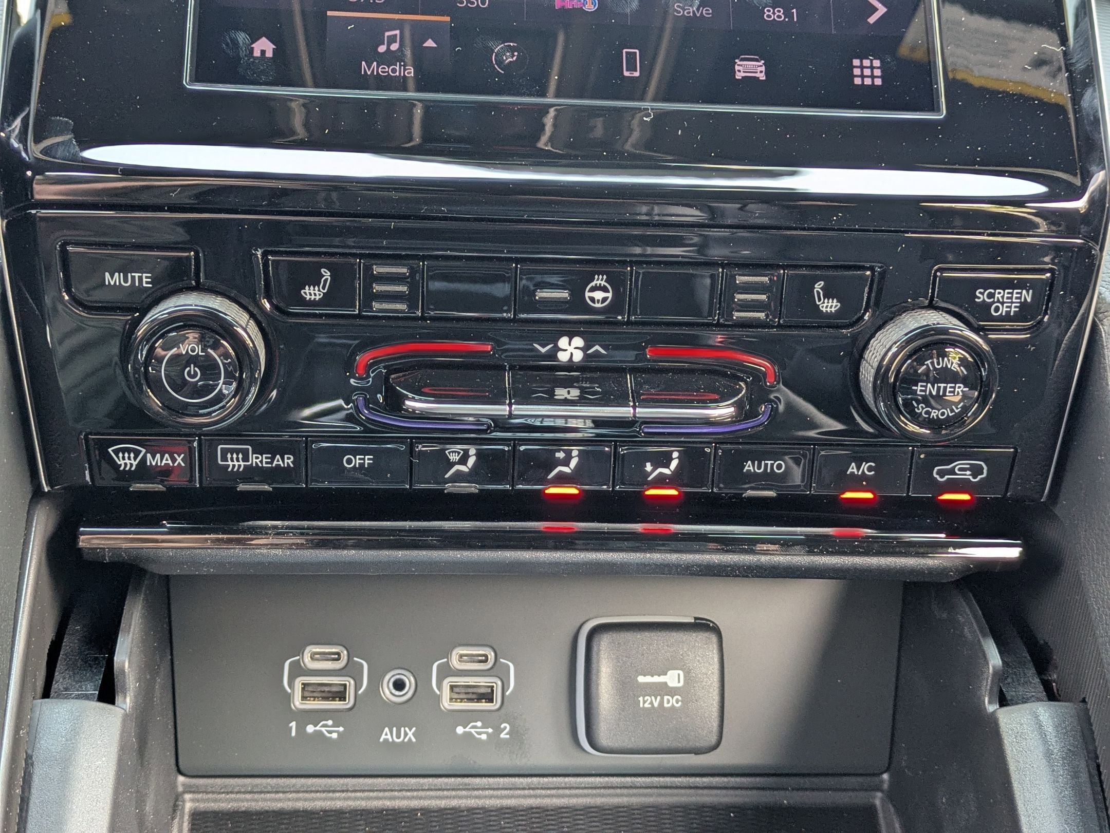 New 2025 Jeep Grand Cherokee L Altitude image 15