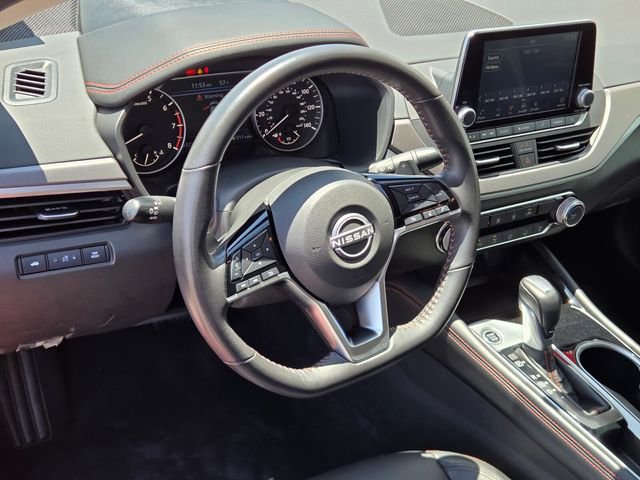 Used 2024 Nissan Altima 2.5 SR FWD image 18