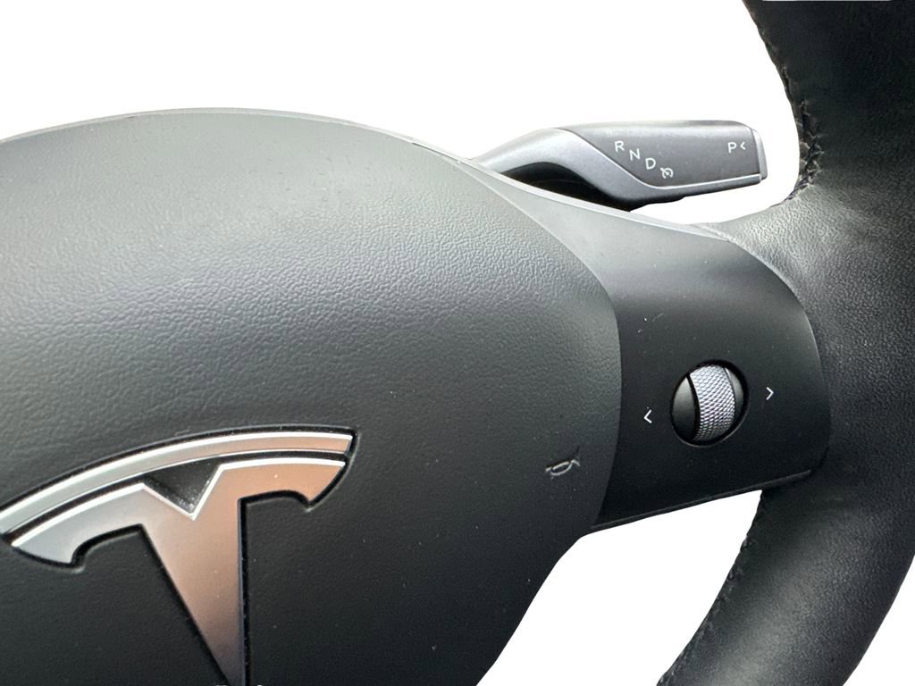 Used 2024 Tesla Model Y Long Range image 57