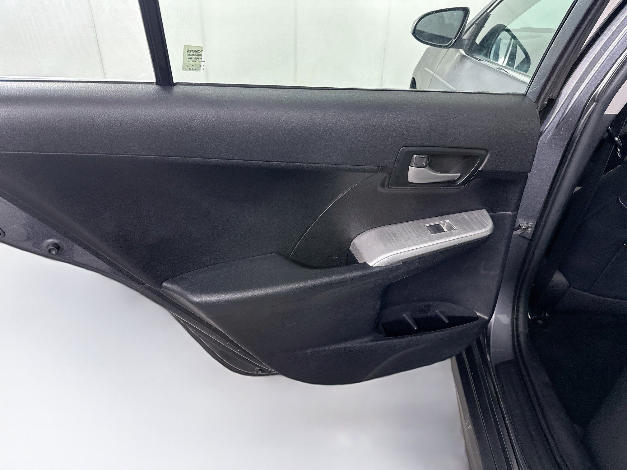 Used 2012 Toyota Camry SE FWD image 23
