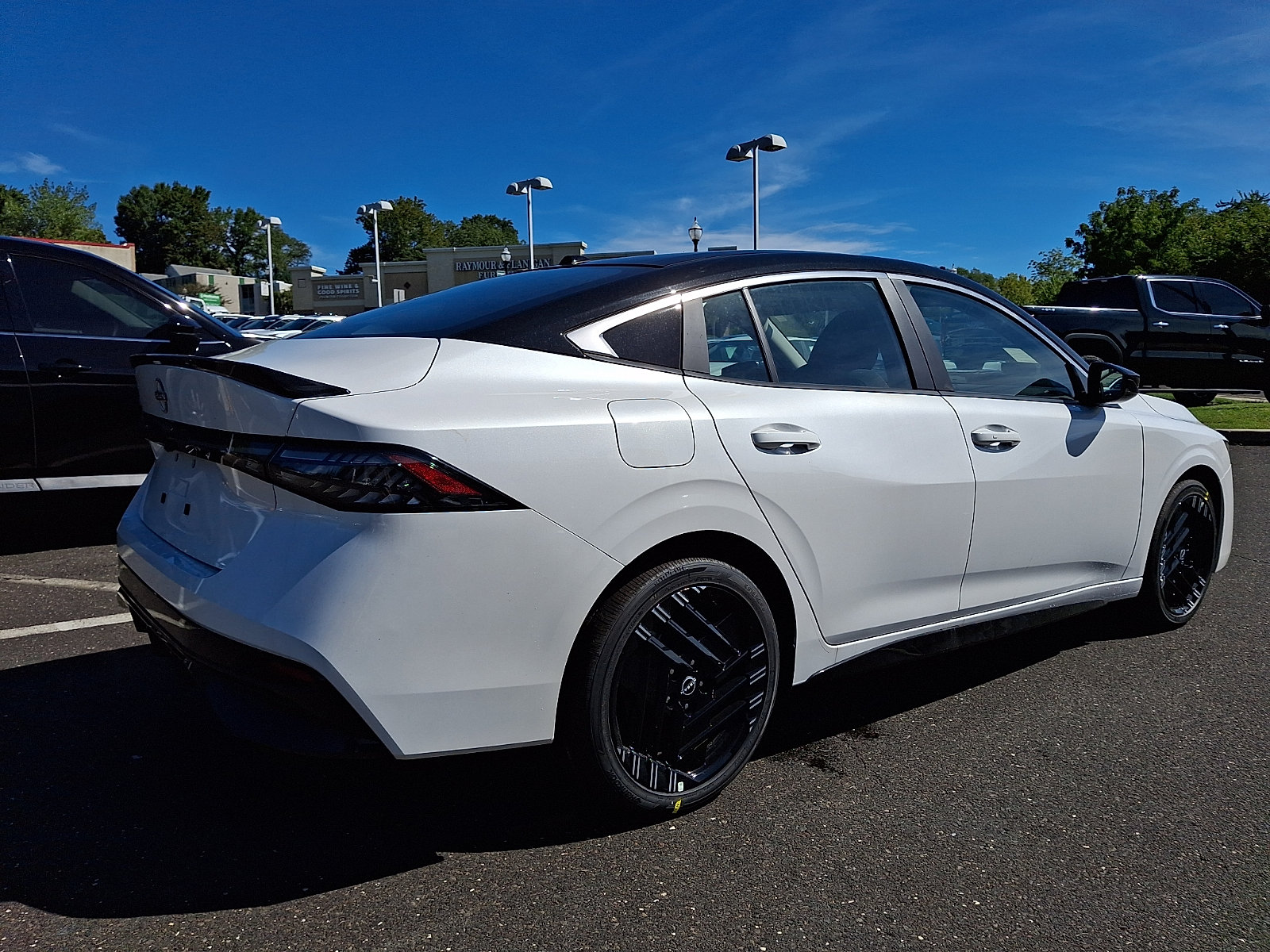 New 2027 Nissan Sentra SR w/ SR All Weather Package FWD image 4