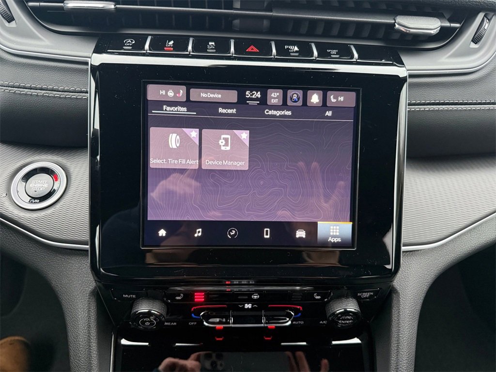 New 2025 Jeep Grand Cherokee Altitude image 21