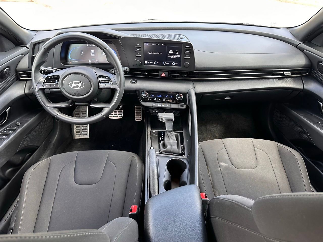 Certified 2025 Hyundai Elantra Sport w/ Cargo Package image 15