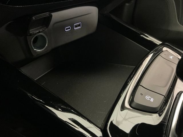 Used 2024 Chevrolet Trax LT w/ Driver Confidence Package FWD image 24