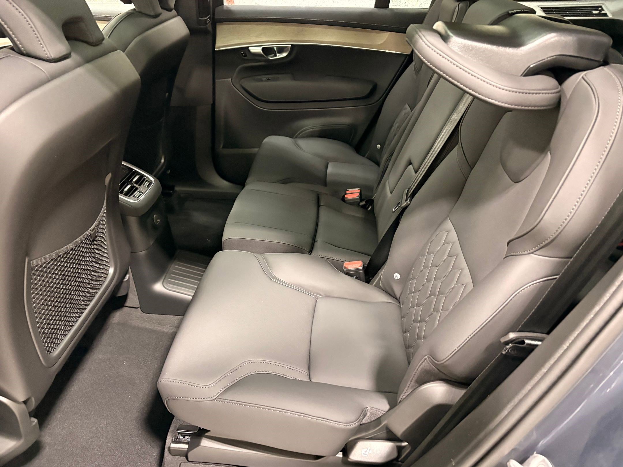 New 2026 Volvo XC90 T8 Plus image 15