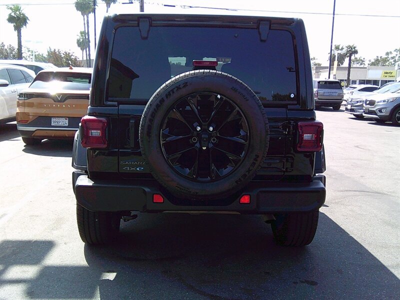Used 2023 Jeep Wrangler Unlimited Sahara AWD/4WD image 5