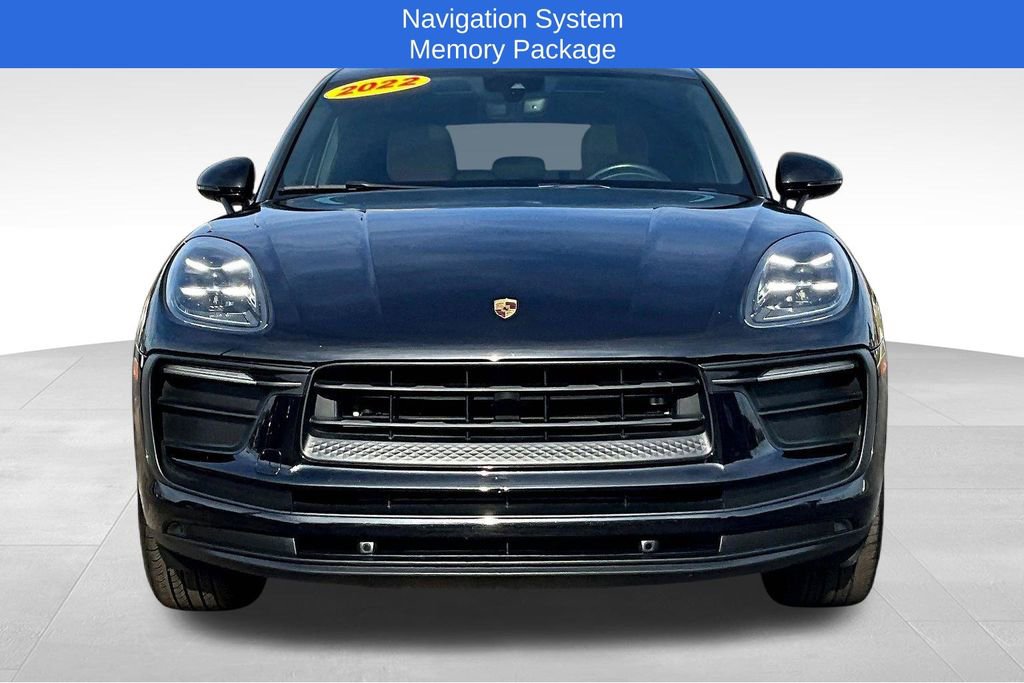 Used 2022 Porsche Macan AWD/4WD image 2