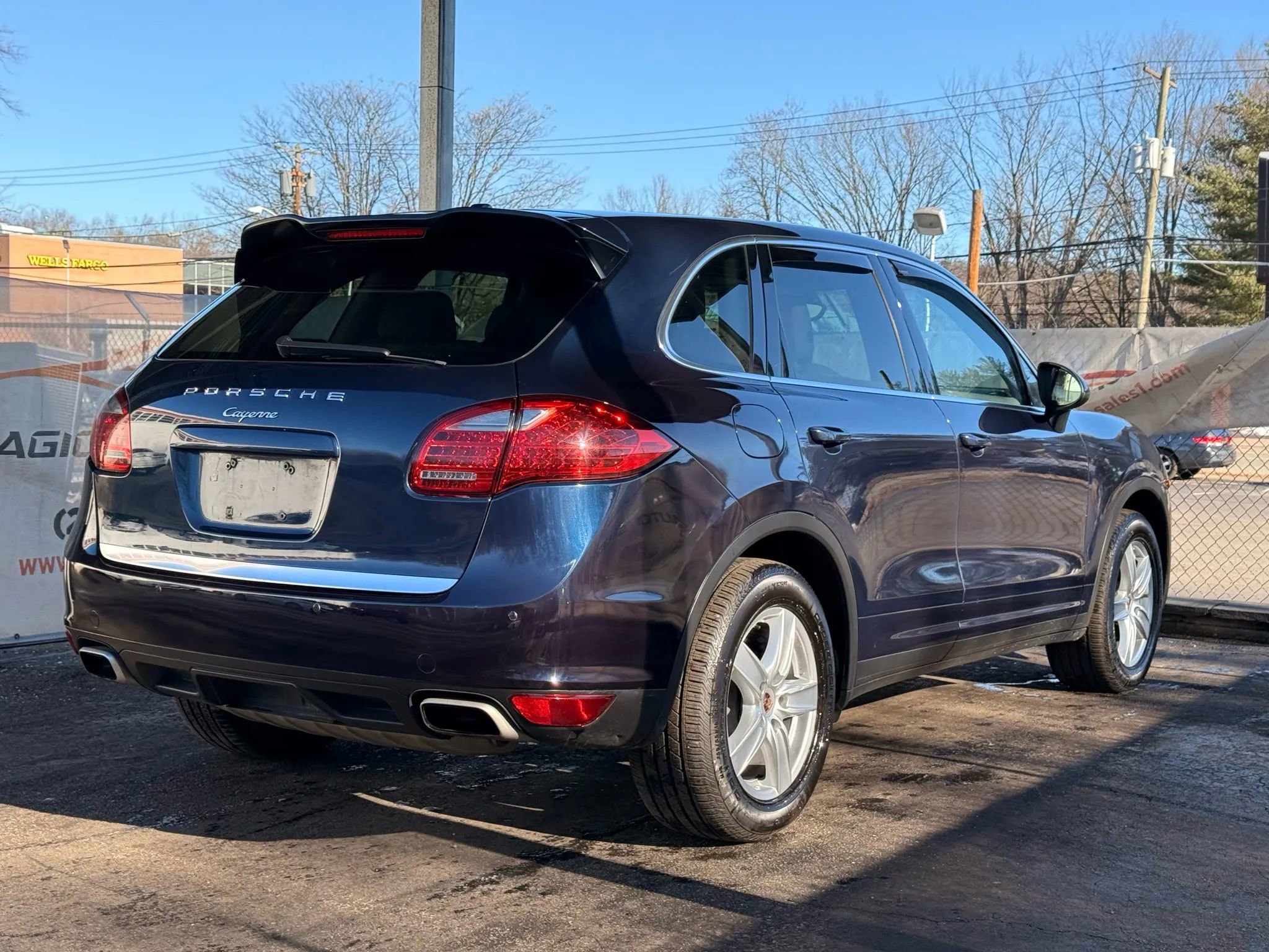 Used 2014 Porsche Cayenne Platinum Edition AWD/4WD image 9