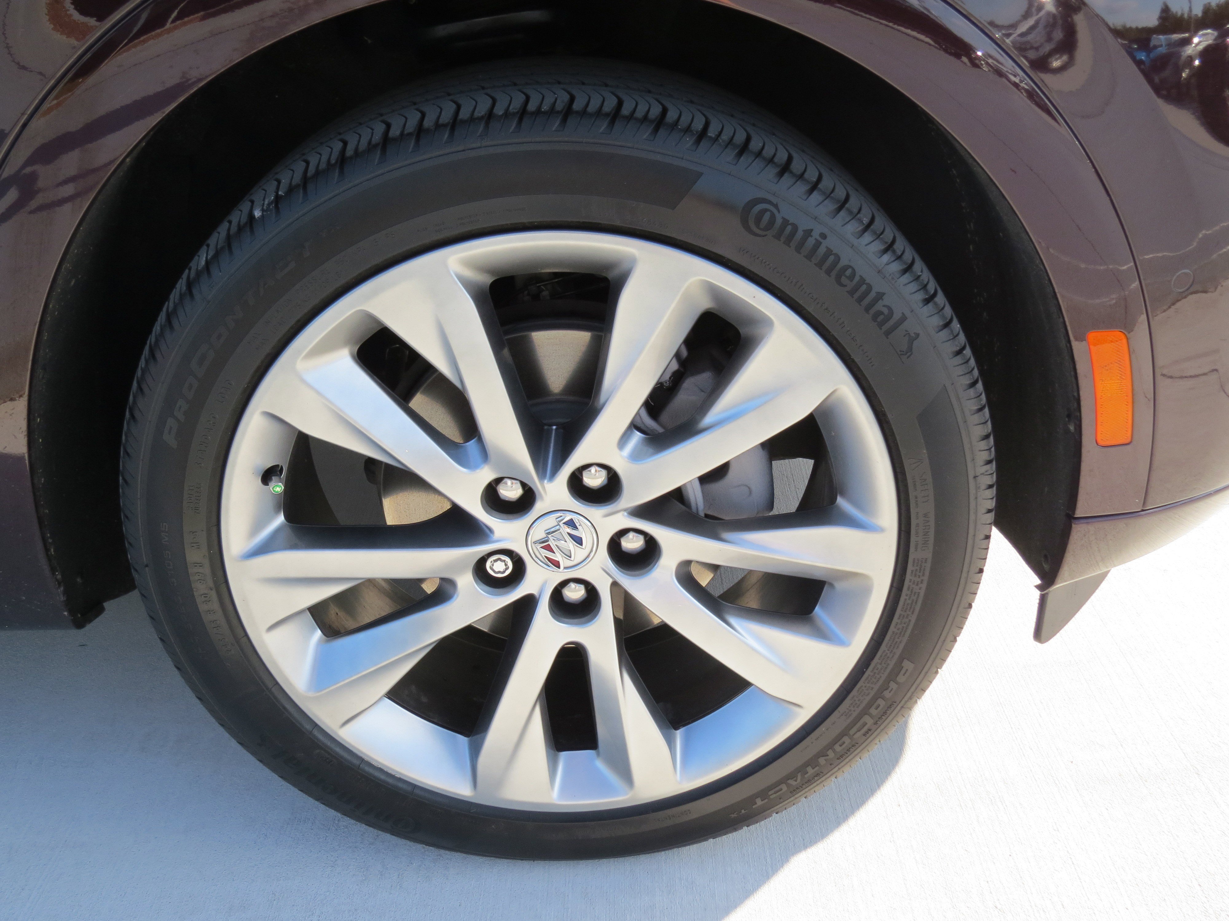 Used 2023 Buick Envision Avenir image 9