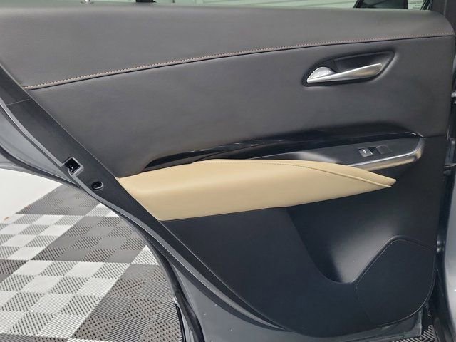 Used 2024 Cadillac XT4 Luxury w/ Cold Weather Package FWD image 17