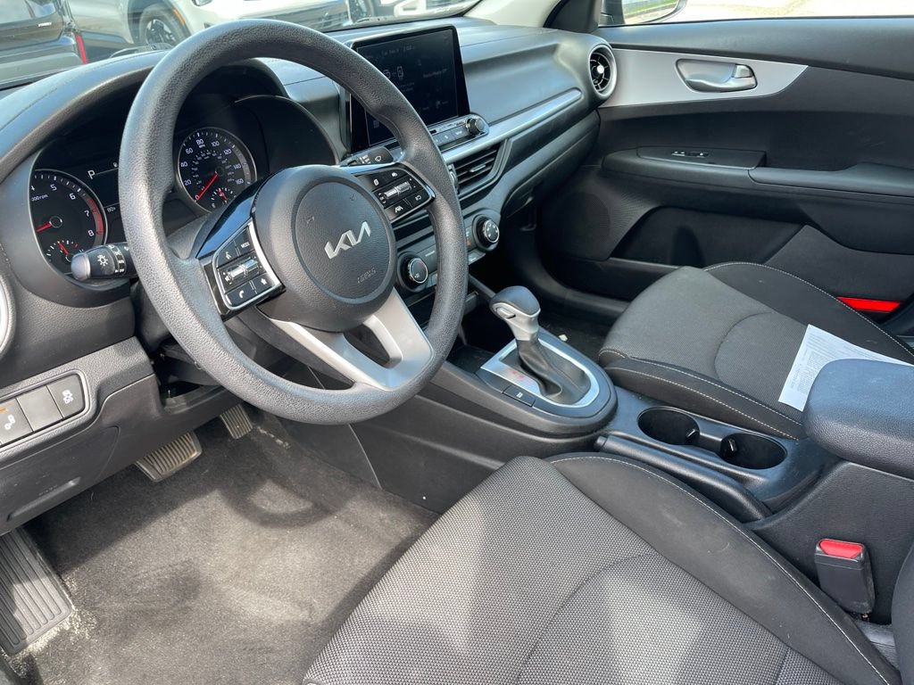 Used 2023 Kia Forte LXS w/ LXS Technology Package FWD image 6