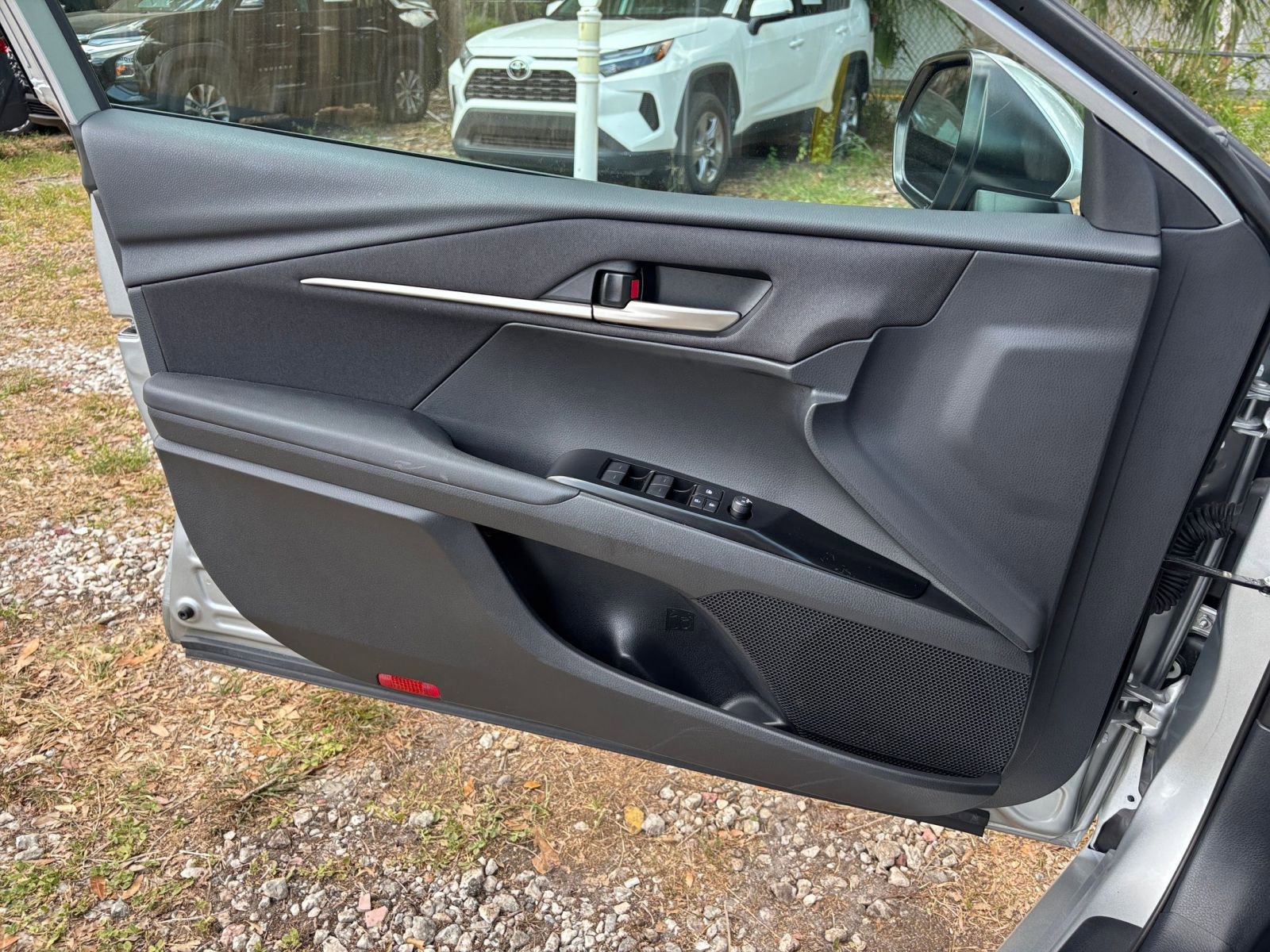 Used 2025 Toyota Camry LE FWD image 18