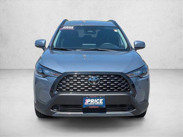 Used 2024 Toyota Corolla Cross LE FWD image 2