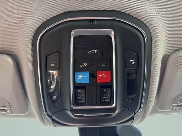 Used 2023 Jeep Grand Cherokee Laredo w/ Luxury Tech Group I image 15