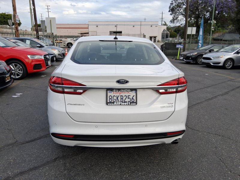 Used 2018 Ford Fusion SE w/ Equipment Group 602A FWD image 5