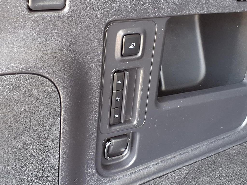 Used 2025 Ford Expedition Active image 31
