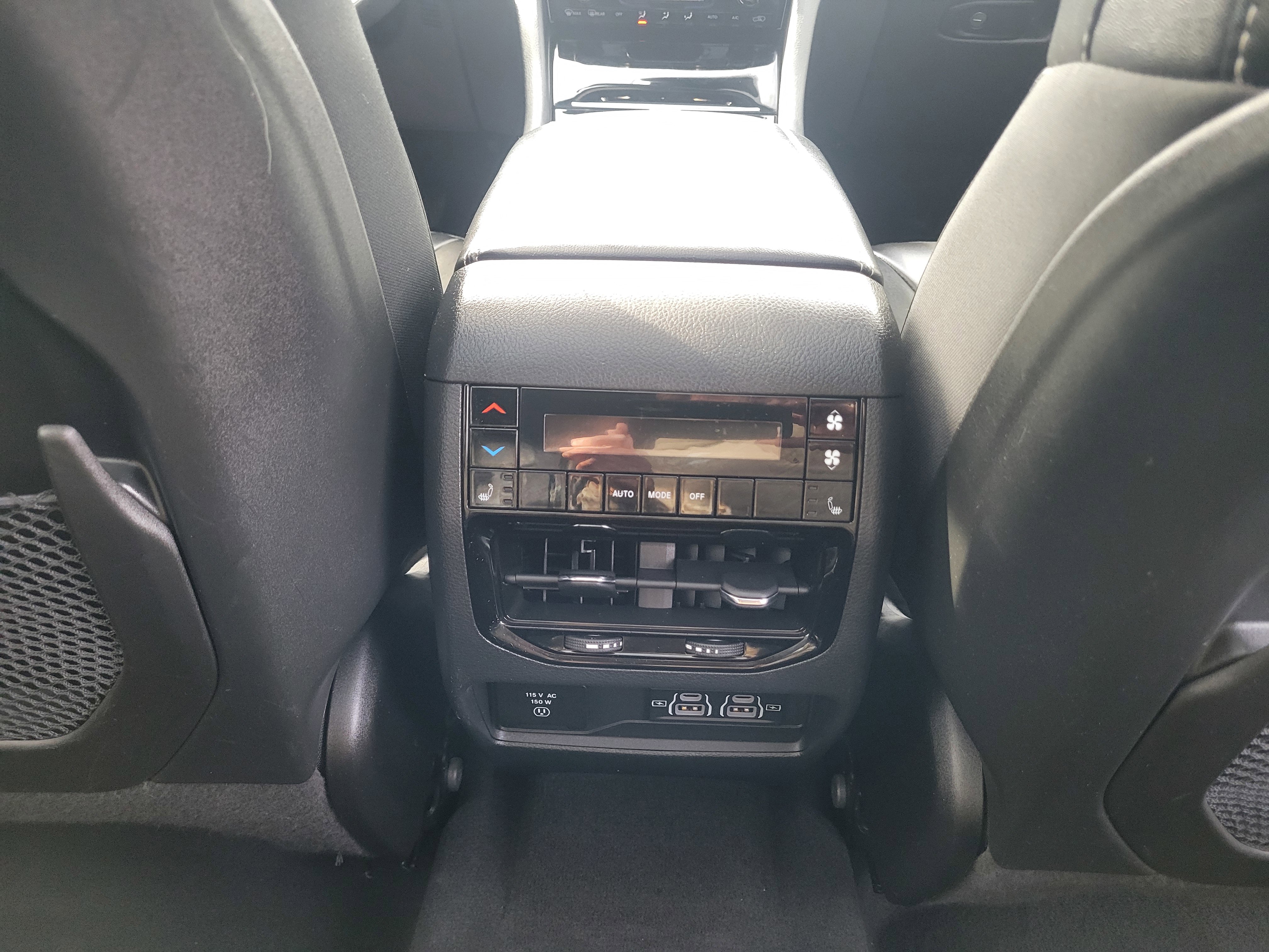 Used 2024 Jeep Grand Cherokee L Limited image 20