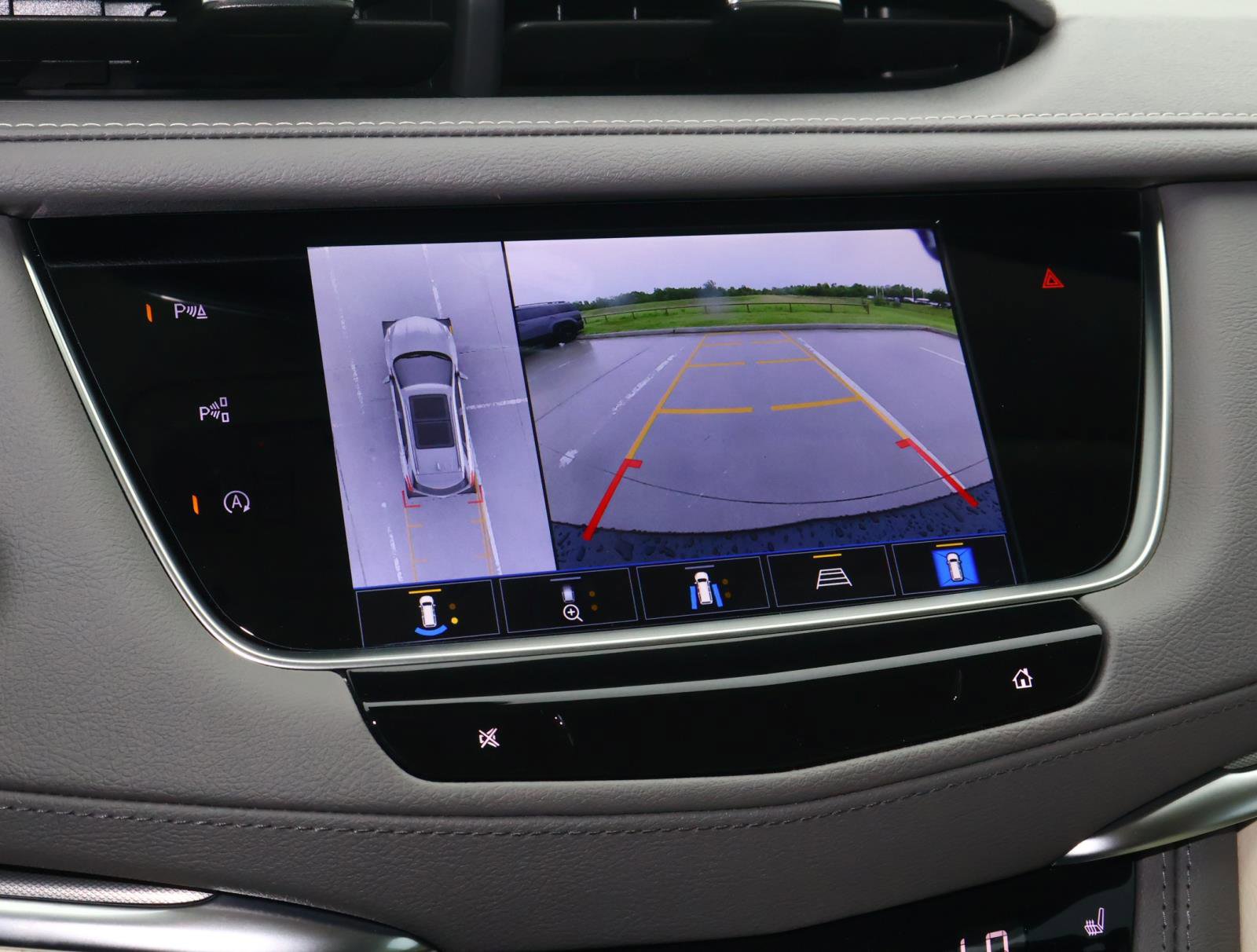 Used 2025 Cadillac XT5 Premium Luxury w/ Technology Package FWD image 25
