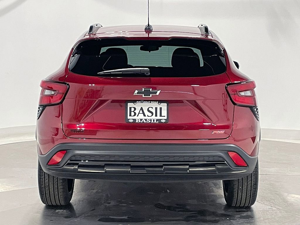 Used 2024 Chevrolet Trax RS FWD image 12
