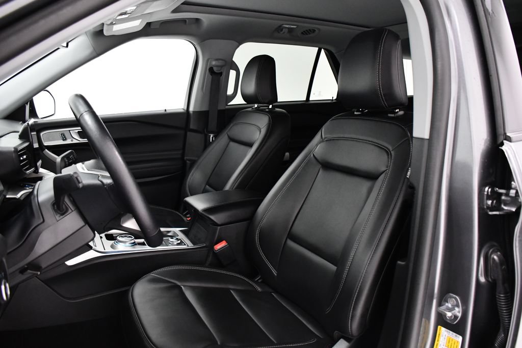 Used 2024 Ford Explorer XLT w/ Equipment Group 202A AWD/4WD image 19