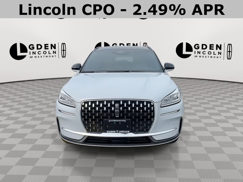 Used 2025 Lincoln Corsair Reserve w/ Rear Removable Package Tray image 3