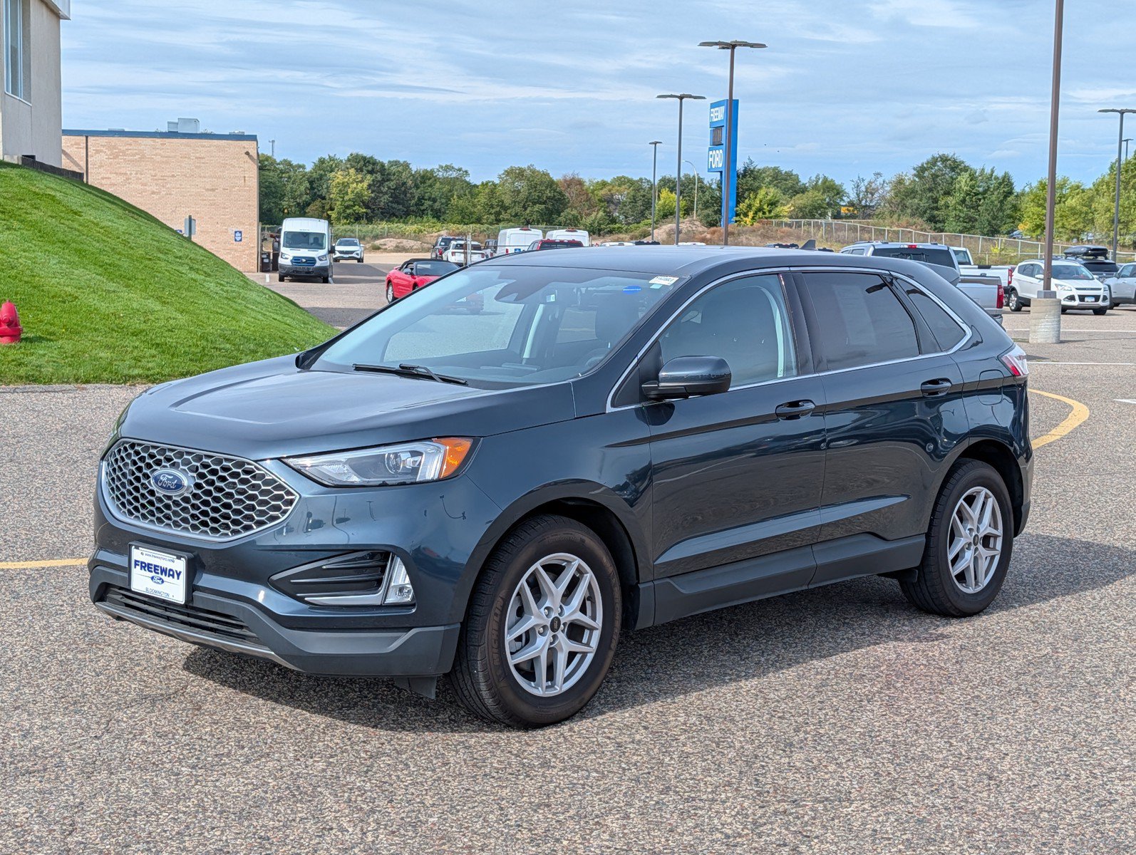Used 2024 Ford Edge SEL w/ Convenience Package