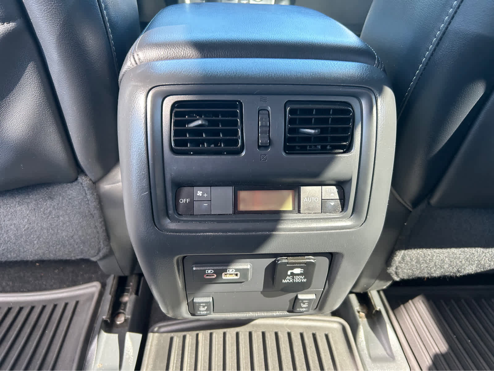 Used 2019 Nissan Pathfinder SL image 24