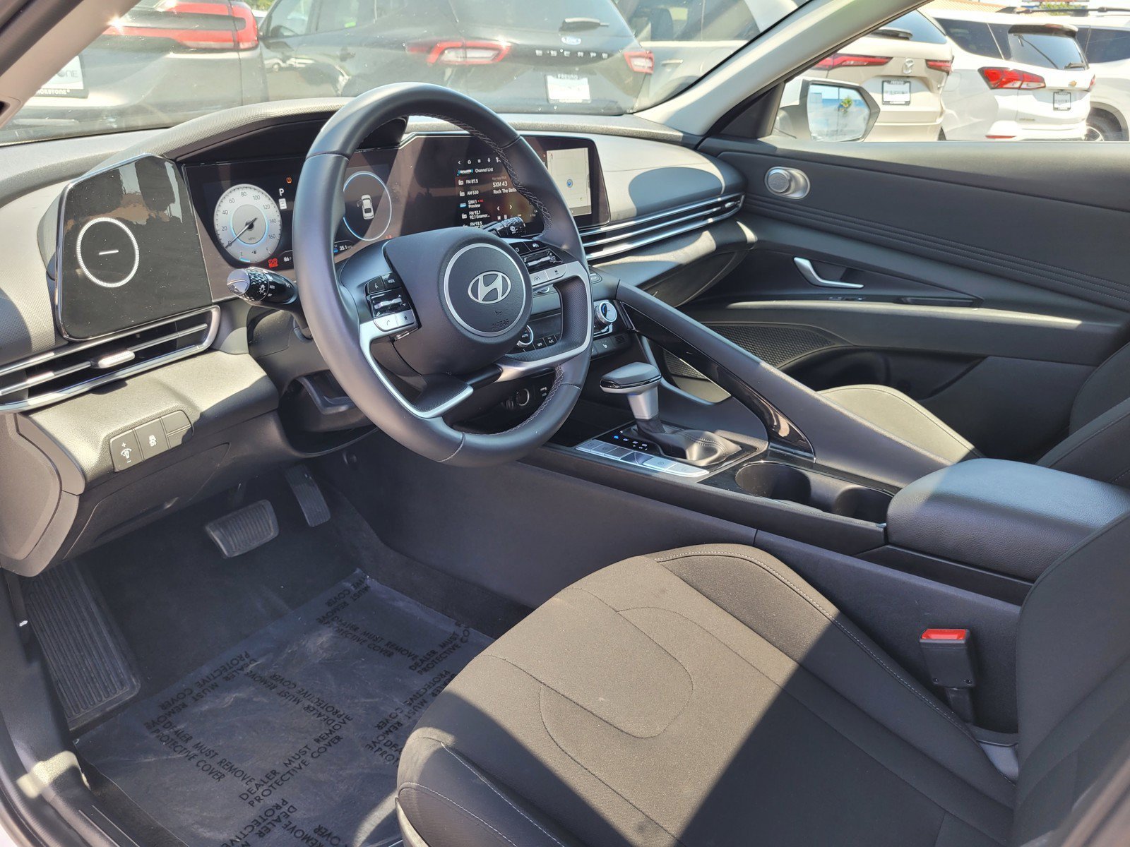 Used 2025 Hyundai Elantra SEL FWD image 10