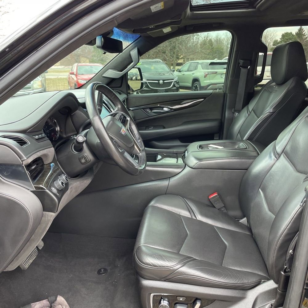 Used 2019 Cadillac Escalade Platinum image 7