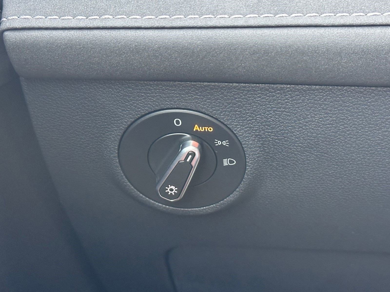 New 2026 Volkswagen Taos SE image 25