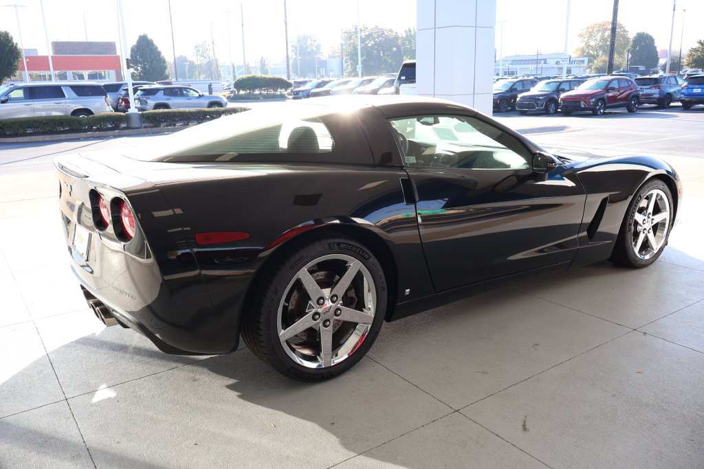 Used 2007 Chevrolet Corvette Coupe w/ Preferred Equipment Group RWD image 8