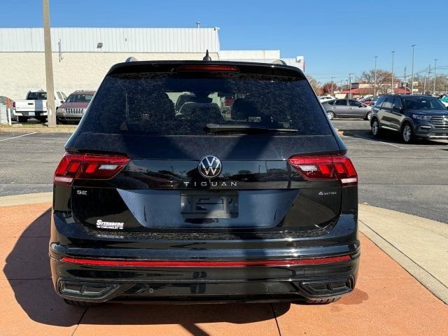 Used 2023 Volkswagen Tiguan SE R-Line image 5