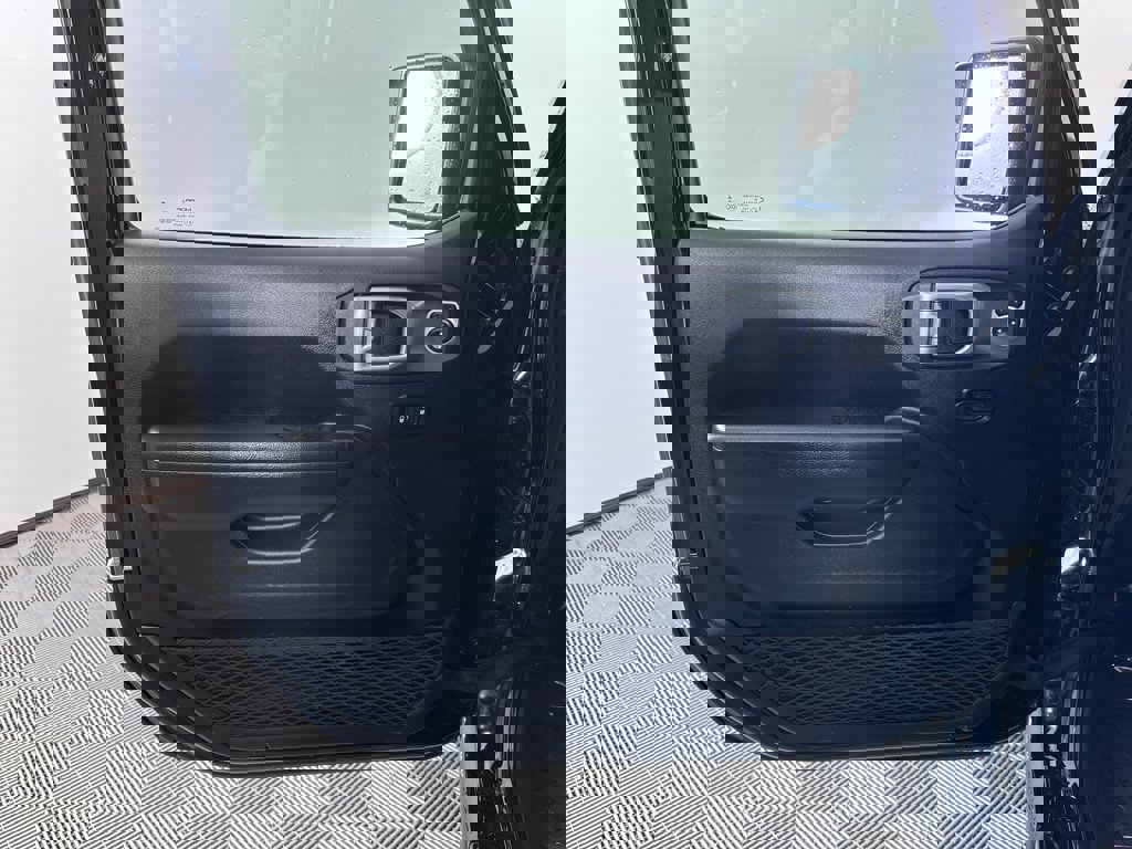 Used 2024 Jeep Wrangler Unlimited Rubicon 4xe image 30