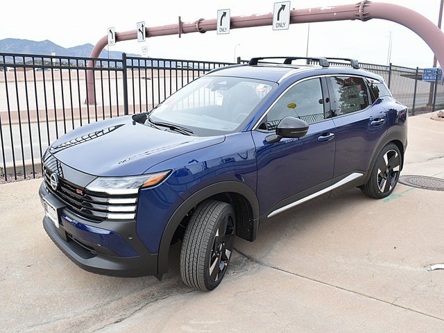 New 2026 Nissan Kicks SR w/ SR Premium Package AWD/4WD image 3